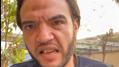 بسبب محضر تحرش.. شاب يستغيث من مضايقات جيرانه بشبرا: بيتعدوا عليا وولعولي في البلكونة|بث مباشر 