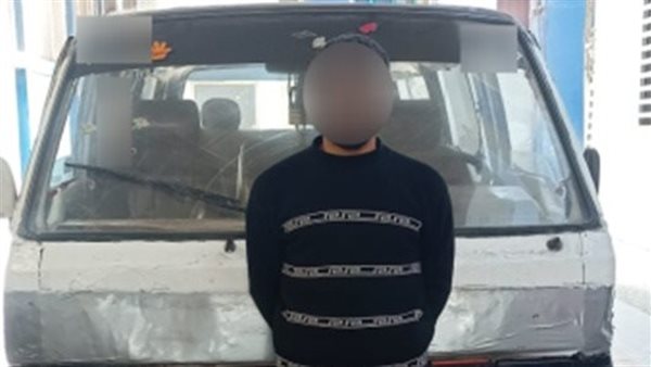 المتهم والسيارة المضبوطة