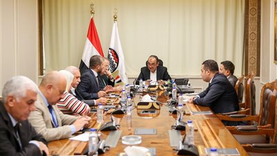 وزير قطاع الأعمال يلتقي وفدا من اتحاد المستثمرين لبحث فرص التعاون المشترك