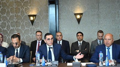 وزير الاستثمار يشارك بفعاليات الدورة الخامسة للجنة الاقتصادية المصرية المجرية المشتركة