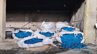 القبض على مدير مصنع بتهمة حيازة 100 طن أسمدة ومخصبات زراعية مجهولة المصدر بالقليوبية| صور