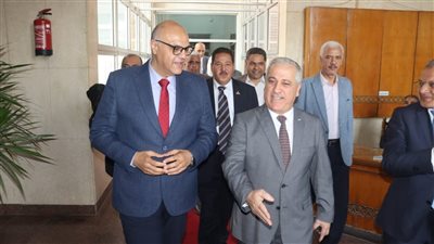 محافظ القليوبية يلتقي رئيس الوطنية للصحافة ورئيس مجلس إدارة مؤسسة الأهرام لبحث التعاون