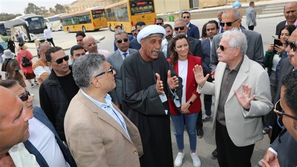 محافظ الجيزة ومستشار