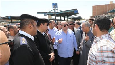 محافظ بني سويف: لا تهاون مع المخالفين.. وتشديد الرقابة على مواقف السيارات