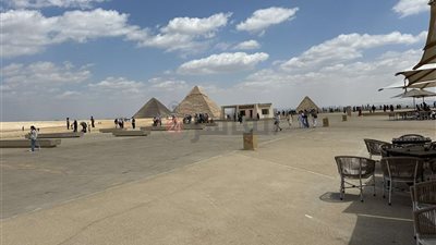 السياحة تتابع التشغيل التجريبي لمشروع تطوير أهرامات الجيزة لليوم الرابع على التوالي | صور 
