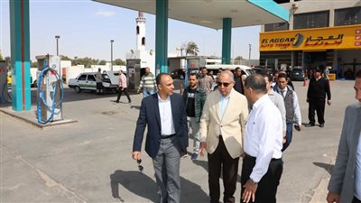 بعد تحريك أسعار البنزين.. محافظ المنيا: لم نتلق أي شكاوى بشأن نقص الوقود أو تزاحم المحطات