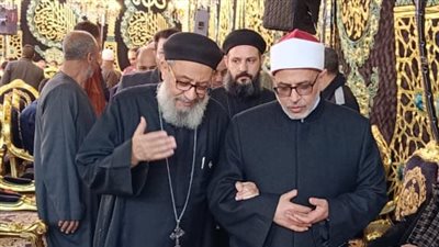 وفود من مجمع البحوث والكنيسة يؤدون واجب العزاء في وفاة والد رئيس جامعة الأزهر