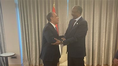 وزير الخارجية يلتقي رئيس مجلس السيادة الانتقالي السوداني