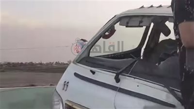 إصابة شخصين إثر تصادم ميكروباص بسور خرساني في الفيوم