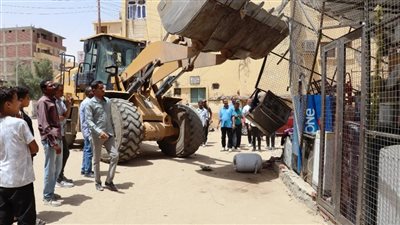 رفع 230 حالة إشغال وتشميع 5 محلات لمخالفتهم التراخيص في أسوان