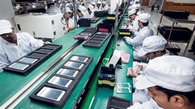 أسماء 3 شركات عالمية تدخل مجال تصنيع الهواتف في مصر بعد مفاوضات استمرت لأشهر مع وزير الاتصالات| انفراد