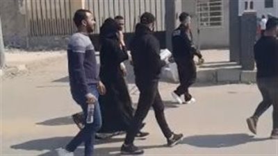 صاحبة واجب.. وفاء عامر تودع إبراهيم شيكا لاعب الزمالك السابق بالمستشفى قبل صلاة الجنازة