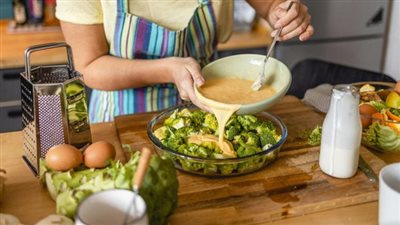 مرتفع القيمة الغذائية| طريقة طبخ البروكلي الصحية.. طاسة بالدجاج وعجة بالخضار