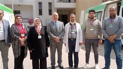 وكيل صحة القليوبية يتفقد القافلة الطبية المجانية للكشف على الفلسطينيين بروضة العبور
