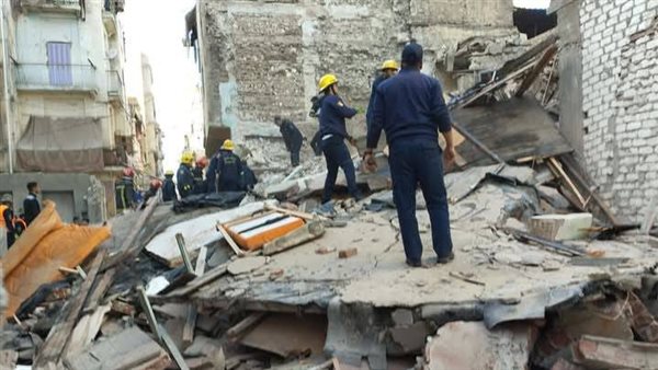 انهيار عقار