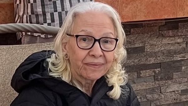 والدة الدكتور عصام