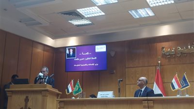 وزير الاتصالات: نستهدف توصيل الألياف الضوئية لـ 250 ألف منزل بالقليوبية العام المقبل