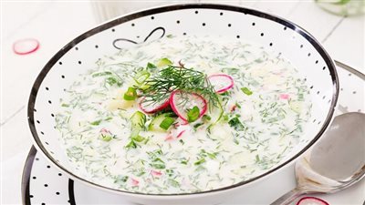 جنب السمك والمشاوي.. طريقة عمل سلطة الزبادي بالمايونيز ناعمة ومضبوطة