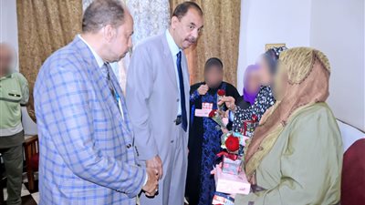 بالتزامن مع العيد القومي للمحافظة.. محافظ سوهاج يتفقد دار رعاية المسنين ويطمئن على مستوى الخدمات المقدمة لهم