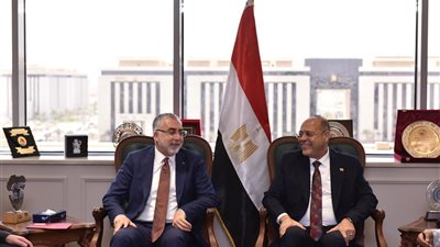 وزير العمل يبحث مع نظيره التركي إمكانية تنقل الأيدي العاملة لتركيا بمجالات العمالة الموسمية