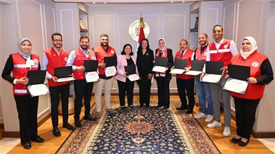 وزيرة التضامن تكرم فرق عمل الوزارة وقطاعاتها القائمة على حملات ومراكز الإطعام خلال شهر رمضان 