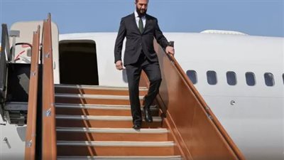 الرئيس السوري يصل إلى الإمارات في أول زيارة رسمية منذ توليه المنصب