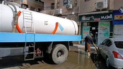 تزامنًا مع التقلبات الجوية.. الأجهزة التنفيذية بأحياء بورسعيد تواصل انتشارها بالشوارع للتعامل مع آثار الأمطار| صور 
