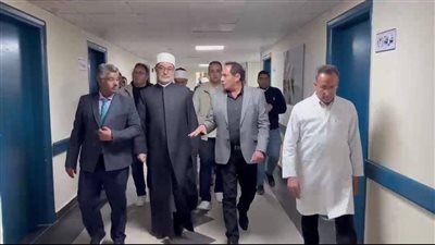 مفتي الجمهورية يتفقد مستشفى العريش العام ويطمئن على المصابين الفلسطينيين 