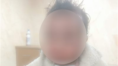 جهات التحقيق طلبت الـDNA.. حبس سيدة ونجلها سلمت حفيدها الرضيع للشرطة وزعمت عثورها عليه في المقابر بقنا