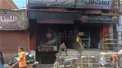 تفاصيل السيطرة على حريق محل أدوات منزلية ببني سويف | بث مباشر