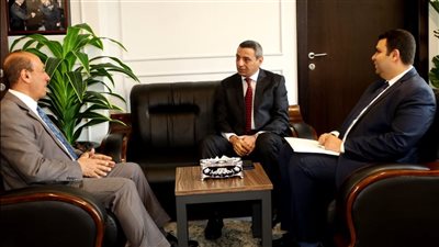 محافظ السويس يبحث أعمال تطوير المجزر الآلي بحي فيصل.. ورصف طريق مصر – إيران بحي عتاقة