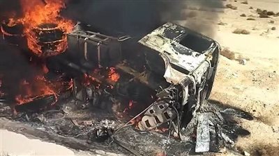 إصابة شخصين في انقلاب شاحنة نقل ثقيل واشتعالها بطريق الزعفرانة – بني سويف | صور