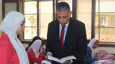 وكيل تعليم الجيزة يتابع سير العملية التعليمية بالمدارس.. ويشدد على تفعيل جروبات أولياء الأمور