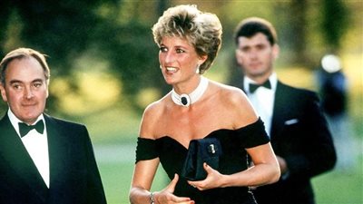 أبرزها فستان الانتقام.. أكثر من 200 قطعة من مقتنيات الأميرة ديانا في مزاد علني يُحيي أناقتها الخالدة
