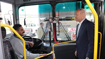 محافظ القاهرة: المواطن يقدر يركب أتوبيس مكيف بـ20 جنيه يلف بيه.. والتذاكر تبدأ من 9 جنيهات