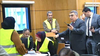 محافظ الدقهلية من غرفة الطوارئ: لا تهاون مع الإشغالات والفوضى في شوارع المنصورة