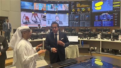 عبد الغفار يتفقد دائرة الصحة بأبوظبي.. ويؤكد العمل على نقل التجربة إلى مصر