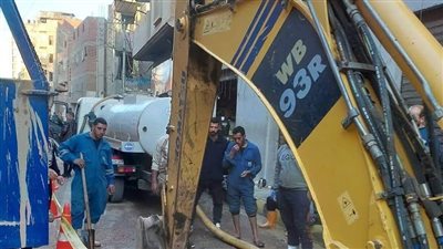 بعد الدفع بمعدات ثقيلة.. مياه المنوفية تنجح في إصلاح عطل المياه بشارع رئيسي بالشهداء