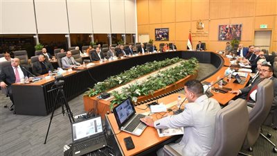 وزير الإسكان يوجه بسرعة الانتهاء من وحدات سكن لكل المصريين بالمدن الجديدة وتسليمها للمستحقين
