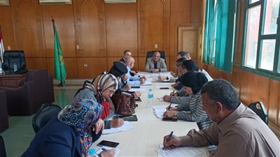 محافظ القليوبية يترأس اجتماع اللجنة العُليا للإعلانات لبحث طلبات المُعلنين وطرح أفكار جديدة لتعظيم موارد الدولة