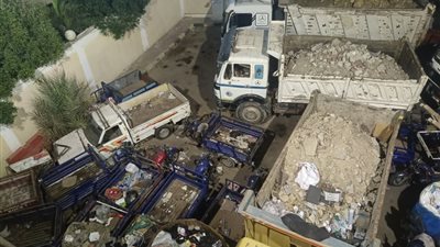 جهاز مدينة الشروق يتحفظ على 6 سيارات تستخدم في البناء المخالف.. ويتخذ الإجراءات القانونية ضد أصحابها 