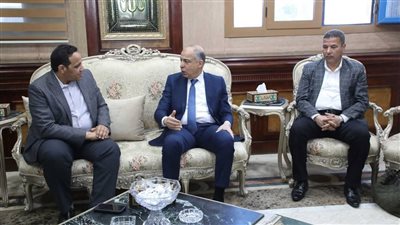 محافظ المنيا يلتقي وفد البنك الدولي وبرنامج التنمية المحلية بصعيد مصر لمتابعة المشروعات الممولة