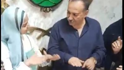 محافظ أسيوط يستجيب لطالبة من ذوي الهمم ويوفر ماكينة خياطة لها: جبنالها المدربين اللي هيعلموها | بث مباشر