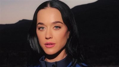 بسبب تغيرات المناخ.. كاتي بيري في مرمى الانتقادات بعد عودتها من الفضاء