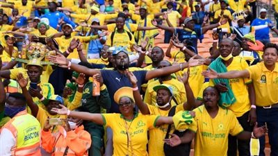 كاف يكشف حقيقة حرمان صن داونز من جماهيره في مباراة الأهلي