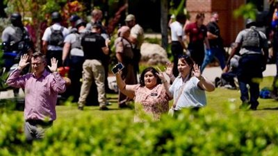 قتيل ومصابون في إطلاق نار بجامعة فلوريدا بأمريكا.. والشرطة تضبط المشتبه به