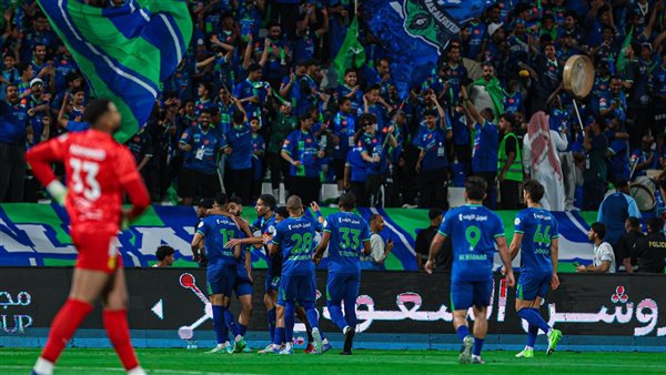 لاعبو الفتح في مباراة