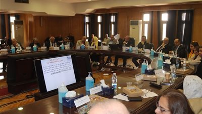 بنظام 2+5.. عميد قصر العيني يؤكد تطبيق البرنامج الإلزامي لأطباء الامتياز وفق اللوائح المنظمة