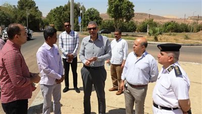 محافظ أسوان يتفقد الطريق البديل للسادات ويقرر فرض غرامات مالية تصل لـ5 آلاف جنيه