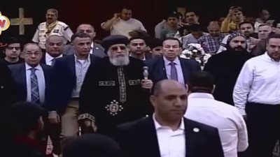 البابا تواضروس الثاني يترأس صلوات الجمعة العظيمة من الكاتدرائية المرقسية بالعباسية